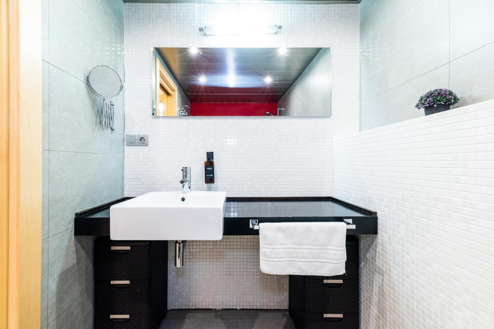Apartamento Tuguest Avenida De La Investigacion - Free Parking Granada Exterior foto